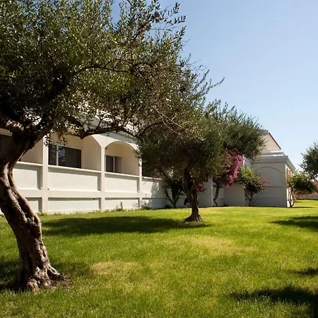 Niriides מלון 4*