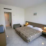 Niriides Hotel 4*
