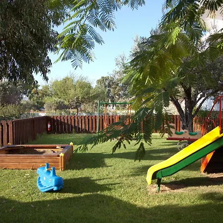 Niriides Hotel 4*
