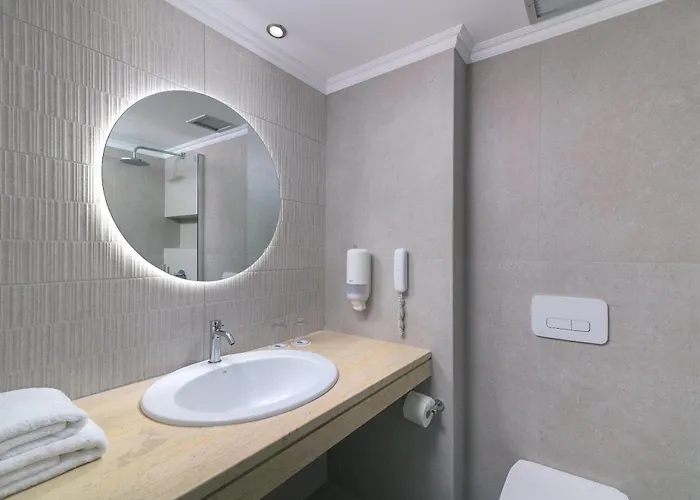 Hotel Niriides 4*