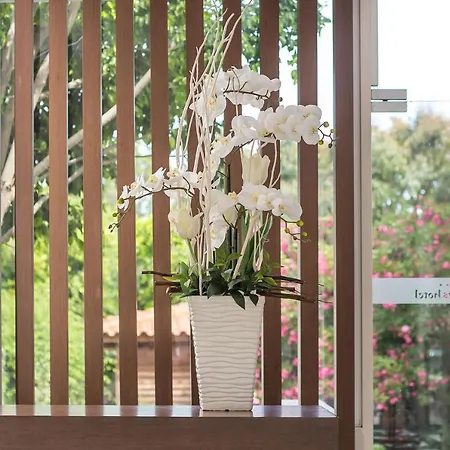 ホテル Niriides コリンビア