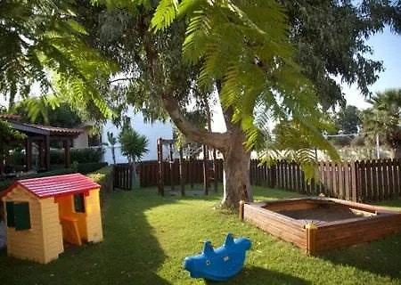 Ξενοδοχείο Niriides 4*