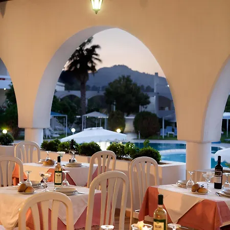 Niriides Hotell 4*