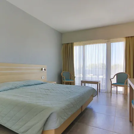 Niriides Hotell 4*