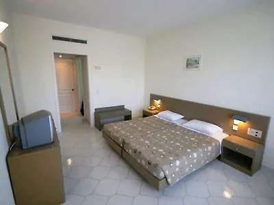 Niriides Hotell 4*