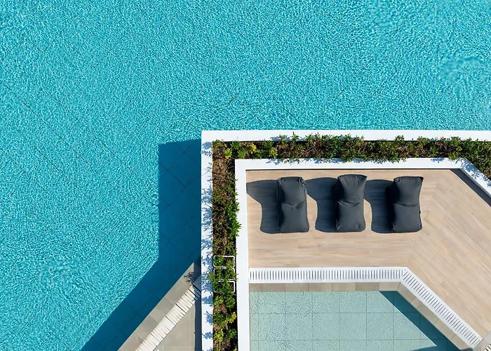 Niriides Hotel Hotel 4*